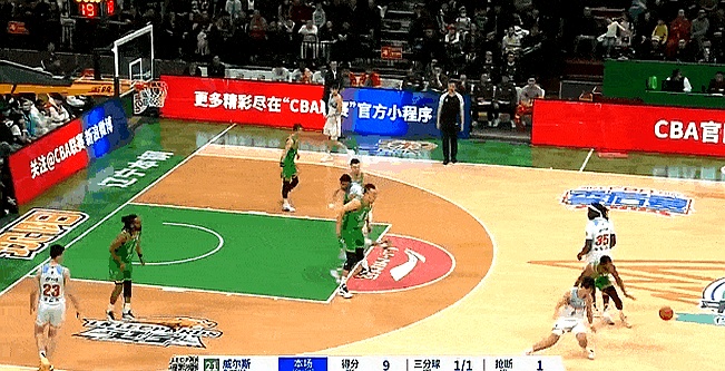 争议犯规判罚，成为赛后热议