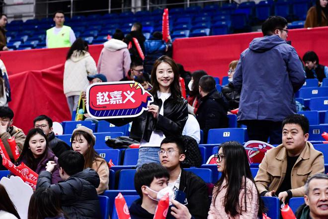 包含队内氛围饱满，团结助力赢球的词条