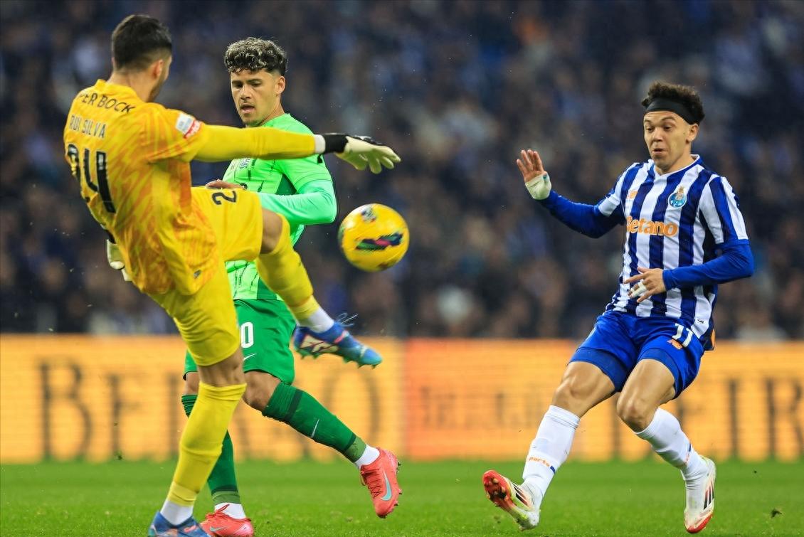 开云体育官方网站-曼联客场逆转，减缓领头羊冲刺的简单介绍