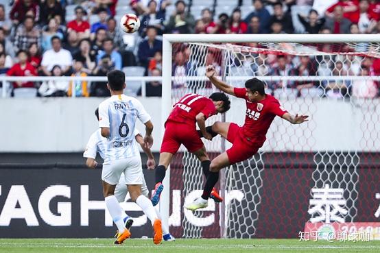 包含富力主场不敌上港，保级前景堪忧的词条