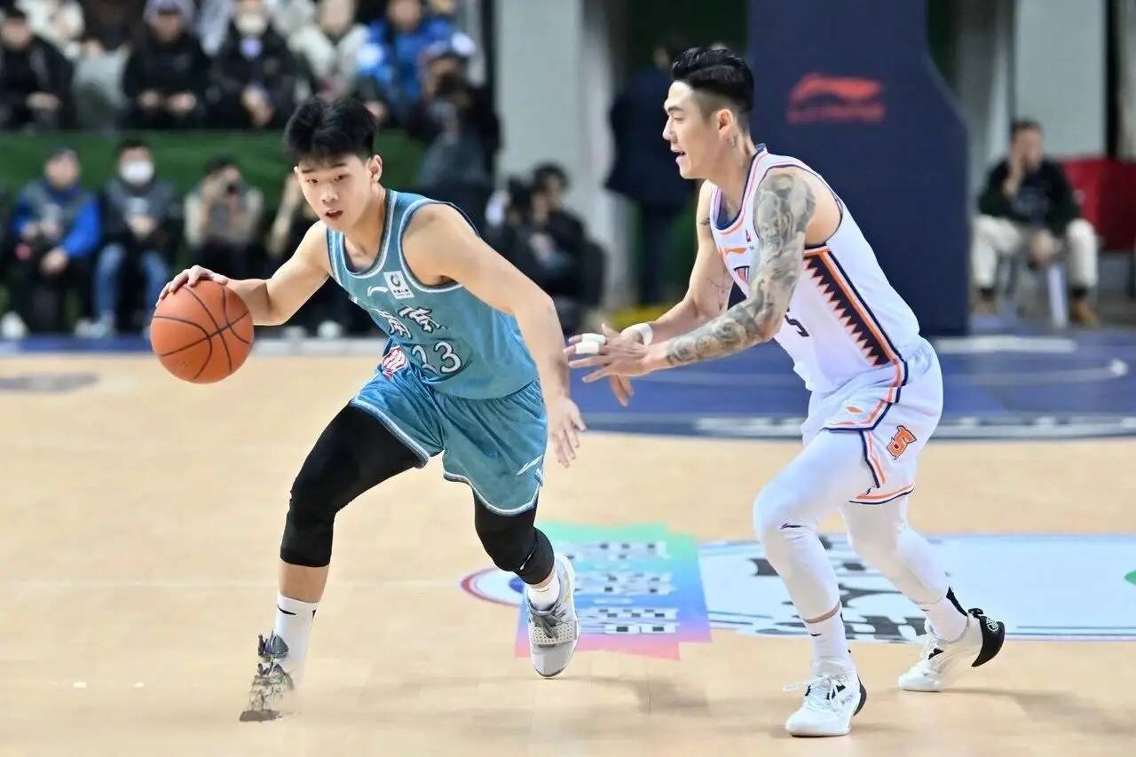 开云体育入口-江苏男篮险胜福建，保住季后赛希望的简单介绍