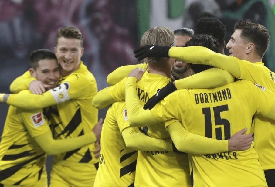 开云体育app-沙尔克勇夺胜利，击败强敌的简单介绍