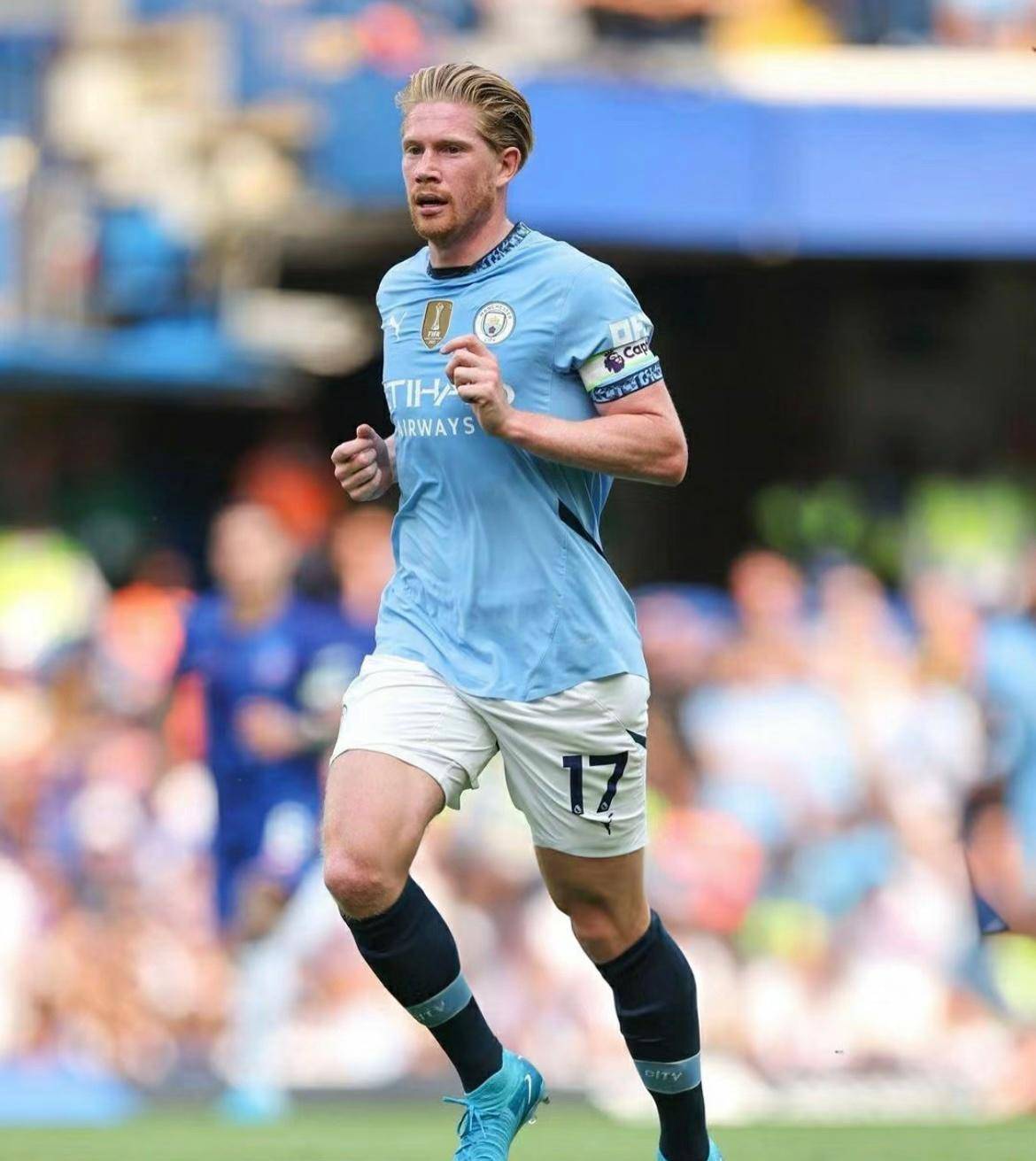 曼城中场发挥出色，德布劳内连续传球助攻