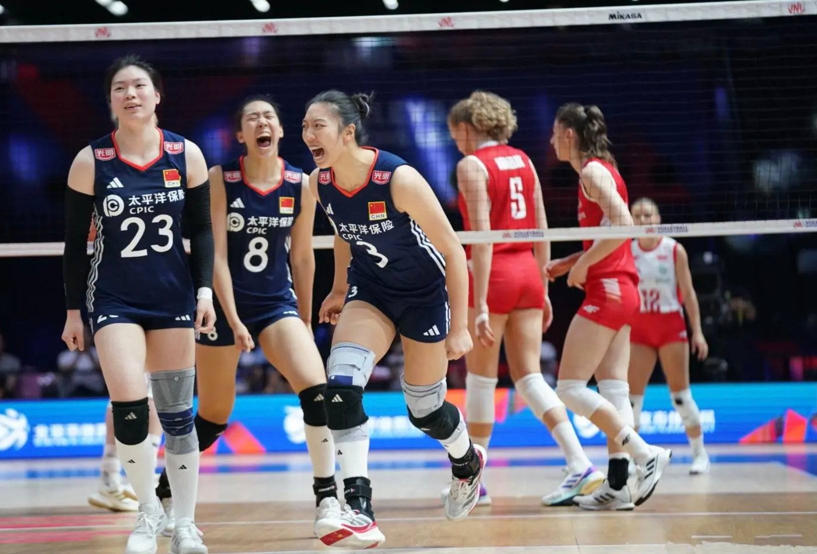 女排队长领军铿锵玫瑰再登巅峰