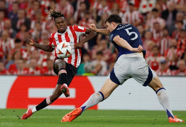 曼联边路速度惊人，给对手制造威胁