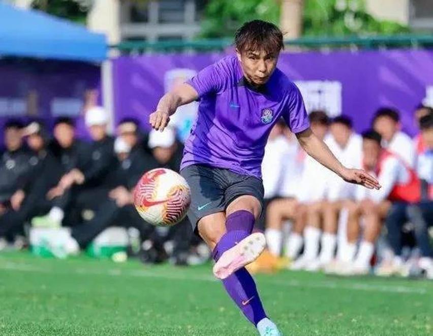 包含表现出色，球员赛场光芒四射的词条