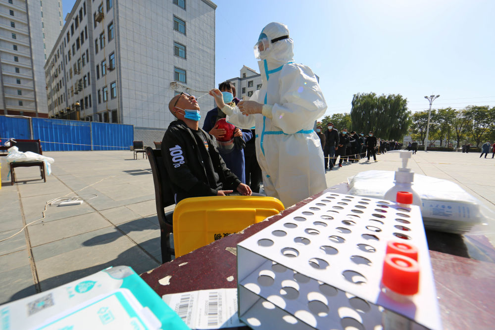 甘肃球员全力以赴赢得胜利