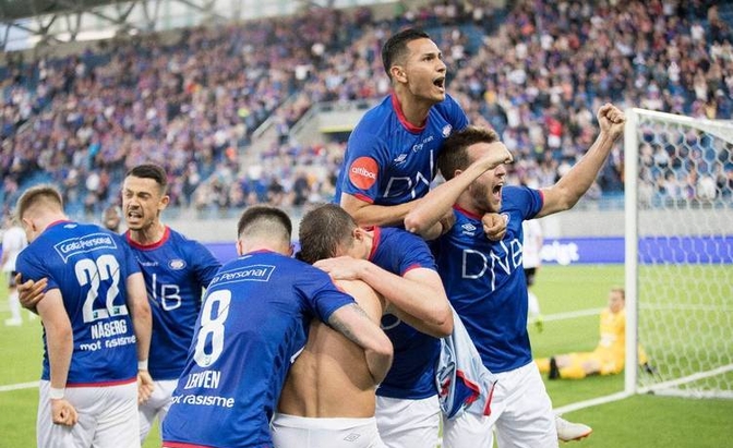 包含摩尔多瓦客场被挪威击败，排名滑落的词条