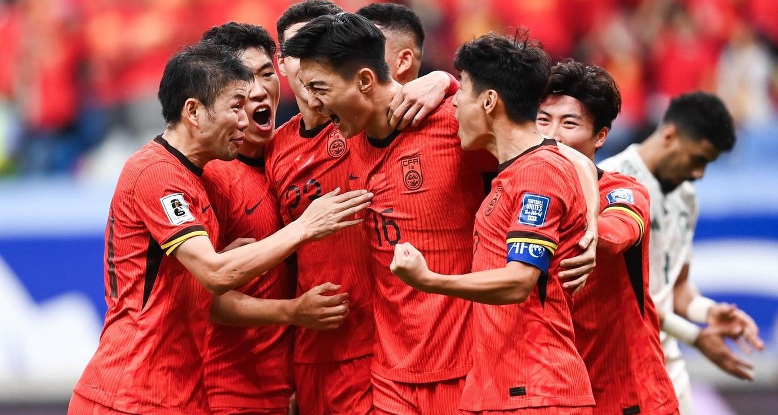 国乒迎来一场激烈的足球对决