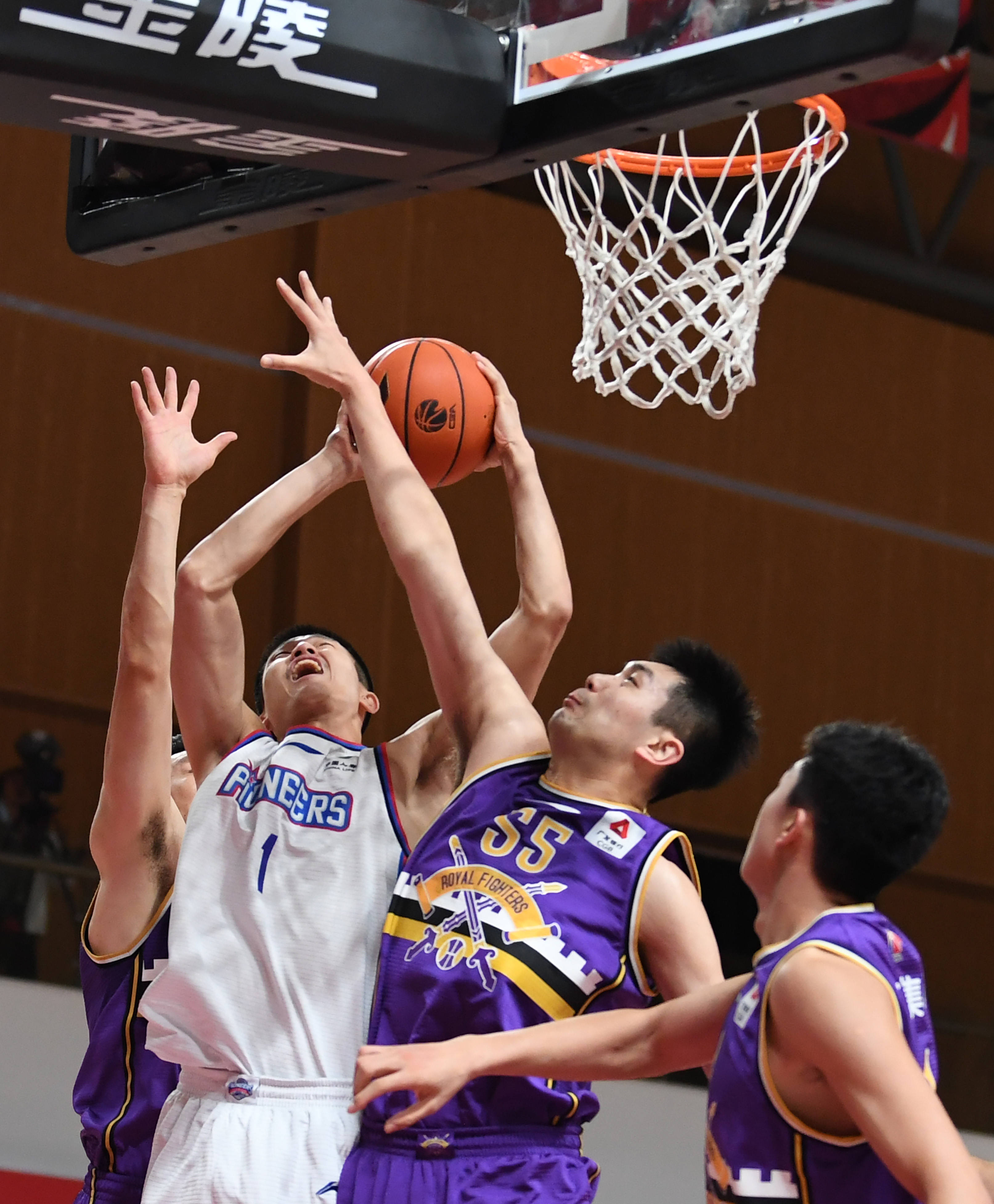 开云体育登录-CBA比赛中发生了一场激烈的角逐