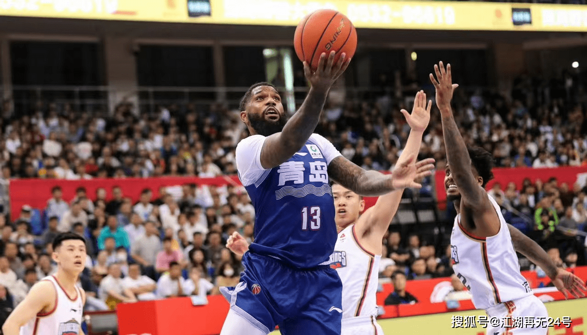 关于重装上阵，球队以小分差险胜的信息