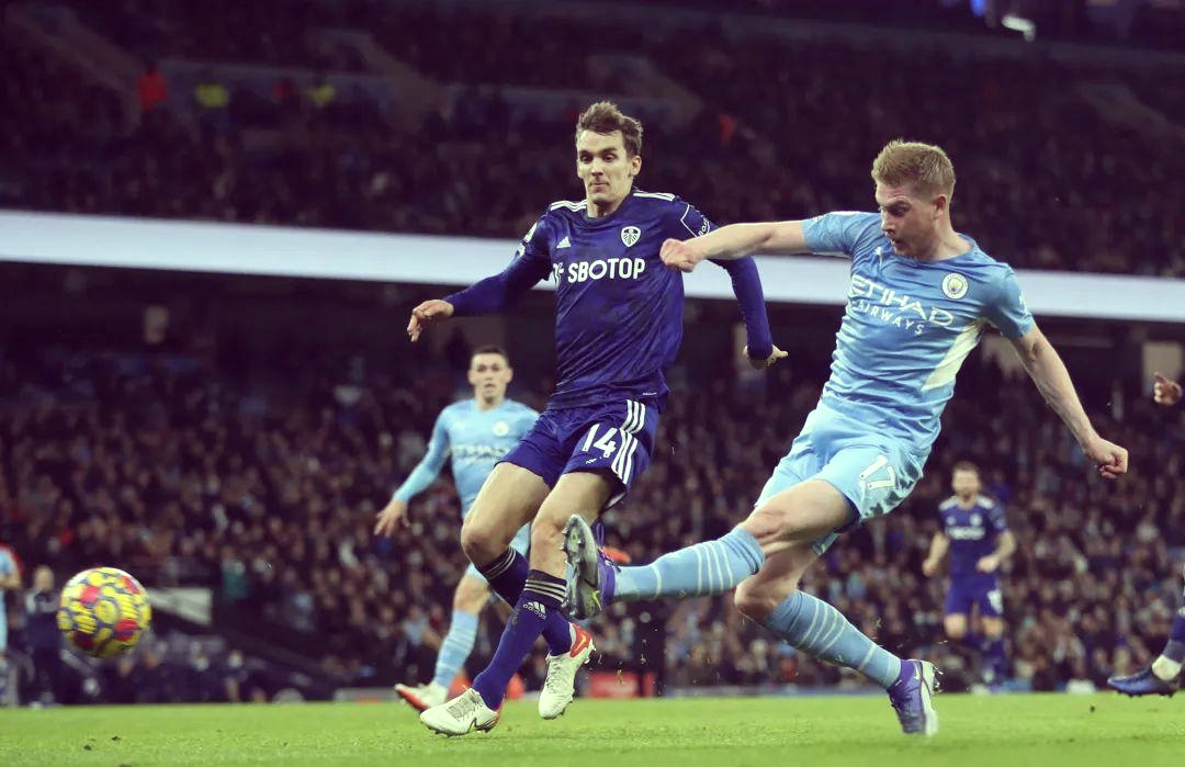 包含曼城对阵多特蒙德：谁将胜出的词条