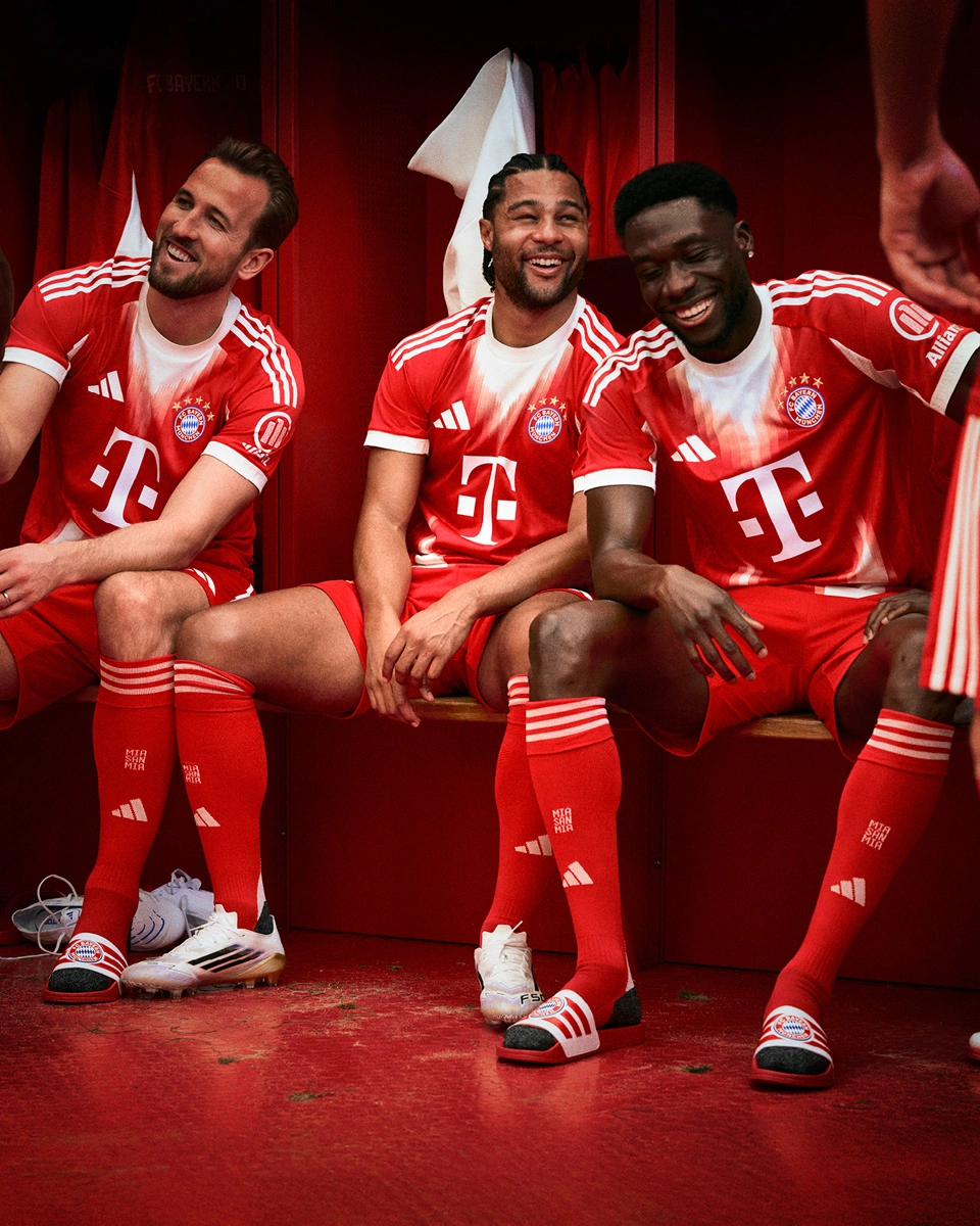 关于拜仁慕尼黑主场大胜，小组头名在望的信息