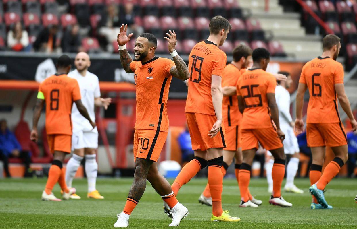 包含欧预赛竞赛计划公布，球队备战全面展开的词条