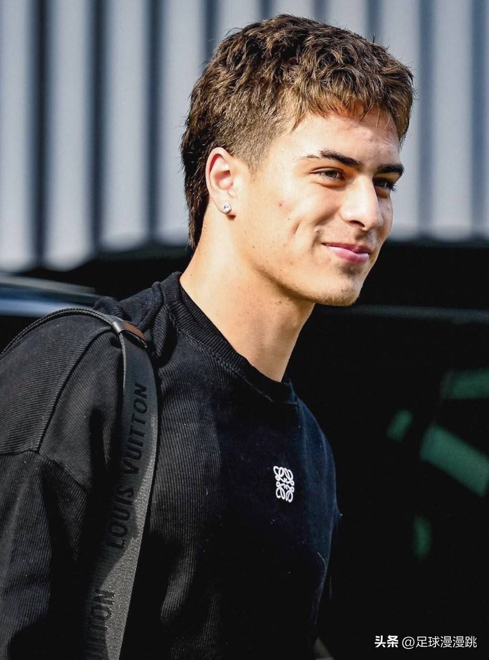 尤文图斯迎战切尔西，意西豪门争夺胜利