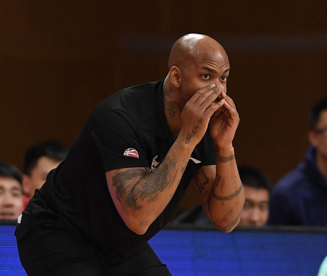 包含球队主教练遭遇伤病,战术有何变化?的词条 包含球队主教练遭遇伤病,战术有何变化?的词条